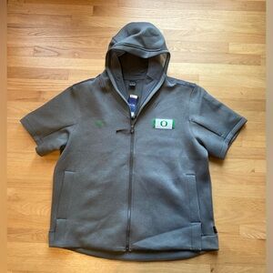 NWT - NIKE University of Oregon Ducks Gray Short-sleeved Athletic Hoodie